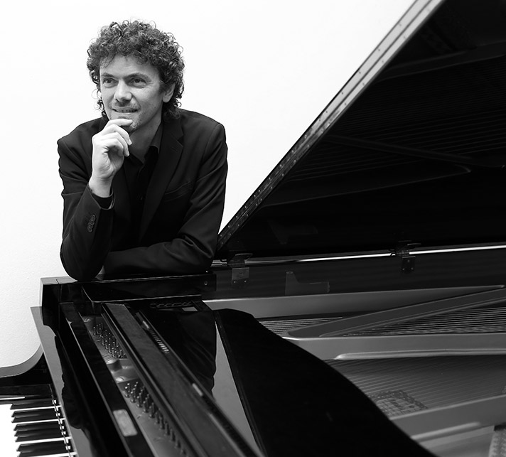 Roberto Olzer
