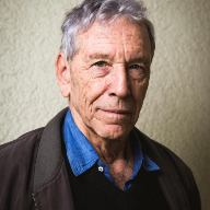 Amos Oz